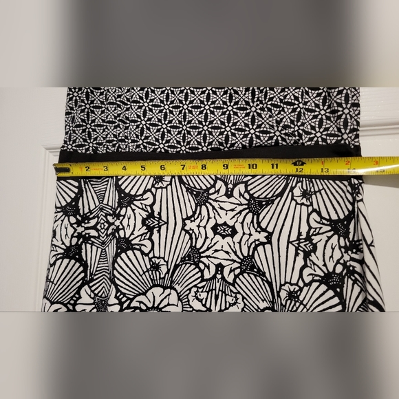 Black & White Sleeveless Lola Dress- Size M - Picture 8 of 9